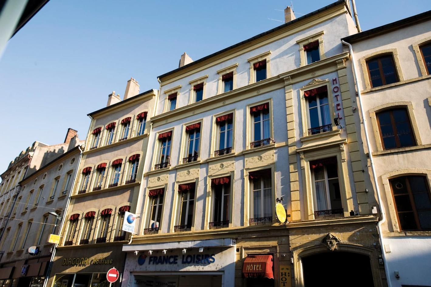 Logis-Hotel Des Oliviers Diedenhofen Exterior foto